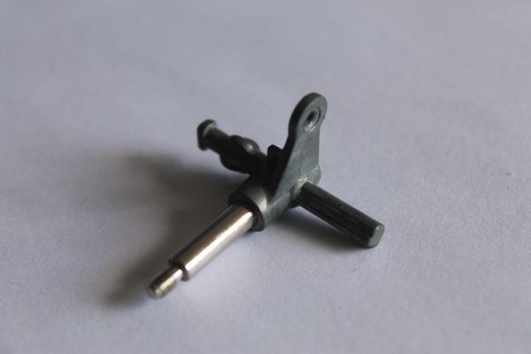 Pivot de roue avant gauche pour Nikko Evolution 1/14