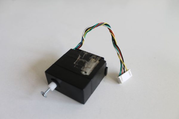 Servomoteur de direction pour Nikko Evolution 1/14 (avec prise)