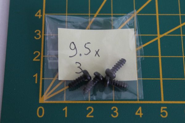 Lot de 4 vis 9.5x3mm