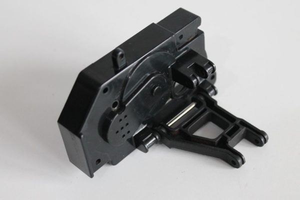 Demi-bloc arrière gauche et triangle pour Nikko Super Evolution 1/10 2 roues motrices