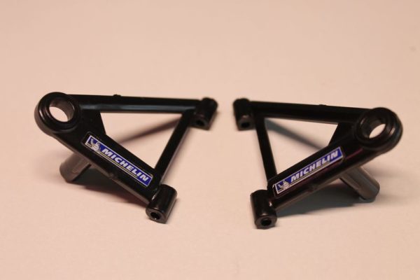 Triangles avant supérieurs pour Nikko Formula Evolution 1/14