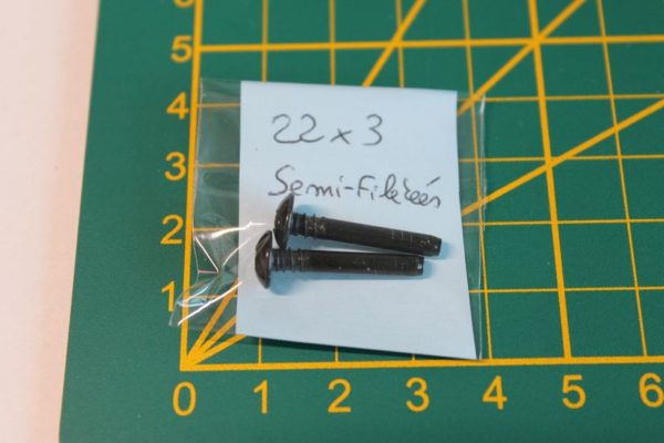 Lot de 2 vis 22x3mm semi-filetées