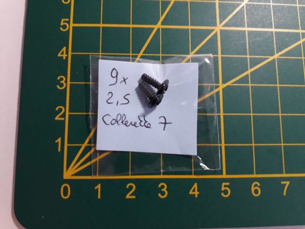 Lot de 2 vis 9x2.5mm à collerette 7