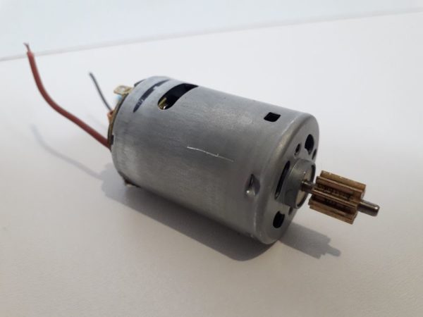 Moteur avec pignon pour Nikko Truck 1/10 B (Brute, Monster, Wrangler, F150...)