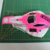 Carrosserie "Blanche et Rose" pour Nikko The Panther 1/16 Evo Pro-Line – Image 4