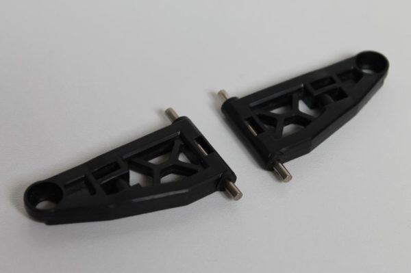 Triangles avant inférieurs pour Nikko The Panther 1/16 Evo Pro-Line