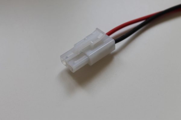 Prise Tamiya mâle avec fils 18 AWG (coté véhicule/chargeur)