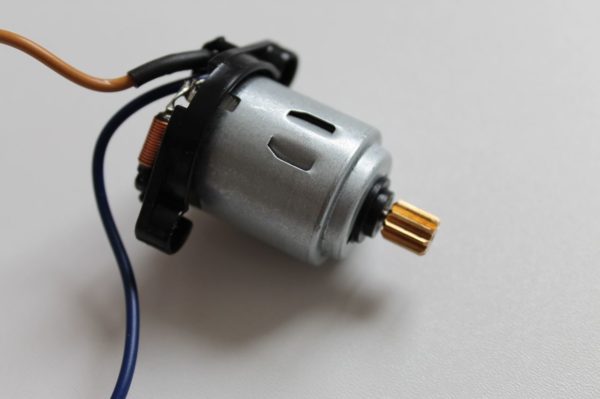 Moteur gauche pour Nikko VaporizR (Châssis A et B) avec fils bleu et marron