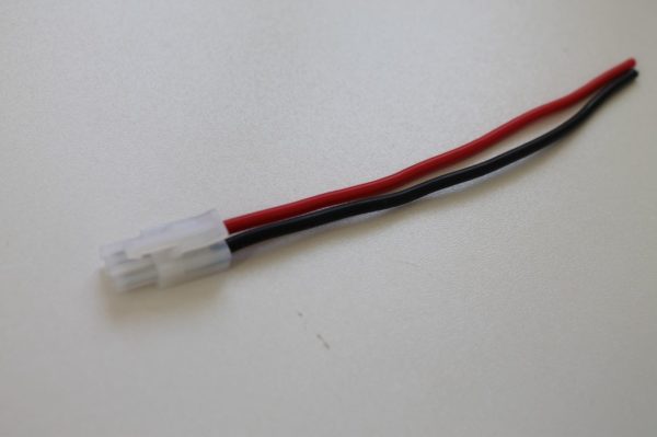 Prise Tamiya mâle avec fils 14 AWG 15cm (forte intensité) (coté véhicule/chargeur)