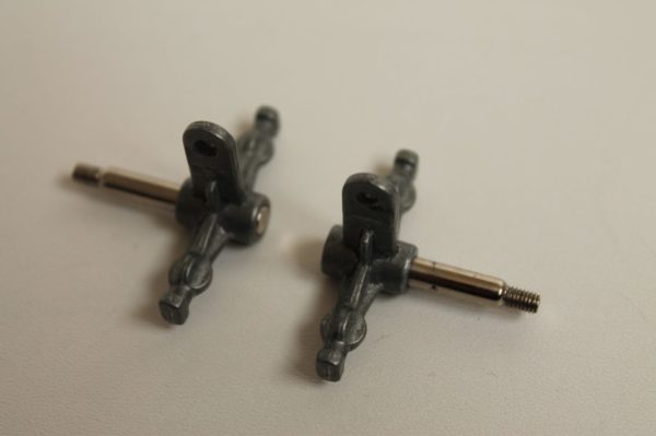 Pivots de roues avant pour Nikko 1/14 Elite Truck