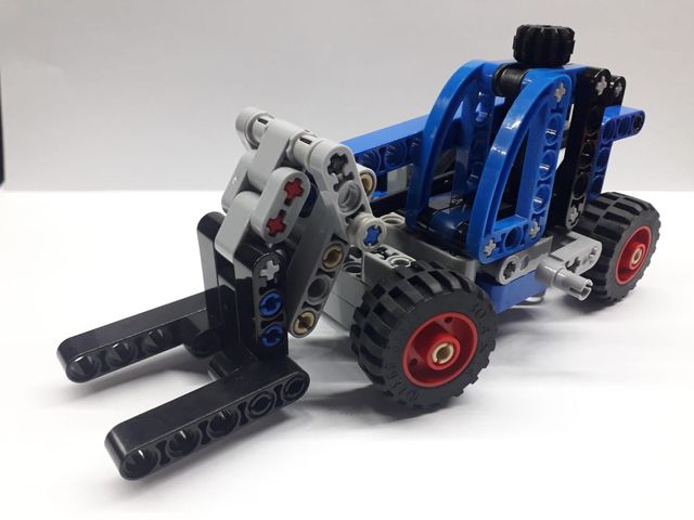 Lego-Technic-42133-01.jpg