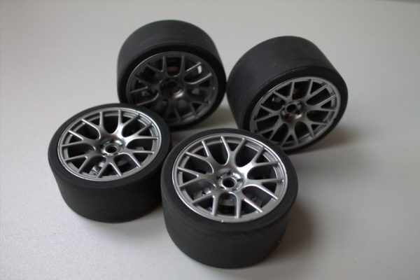 Roues "14 bâtons argent" pour Nikko Evolution 1/14
