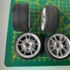 Roues "10 bâtons grises" avec pneus radiaux pour Nikko Evolution 1/14 – Image 4
